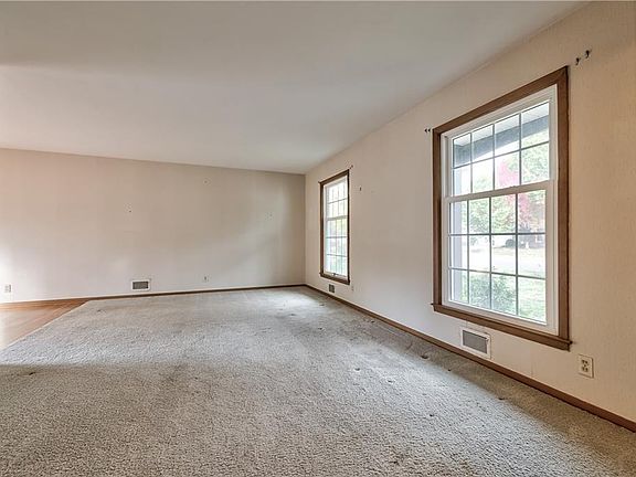 4th image of 9115 W 89th Ter
