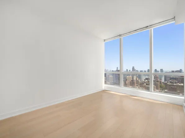 400 Park Avenue South image 10 of 24