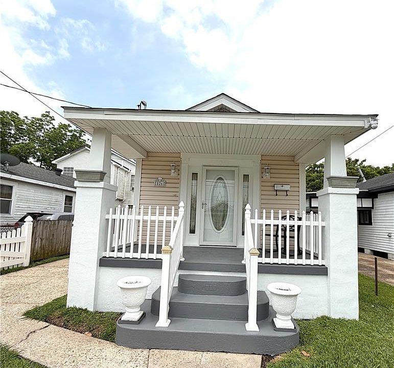 1st image of 826 Avenue B