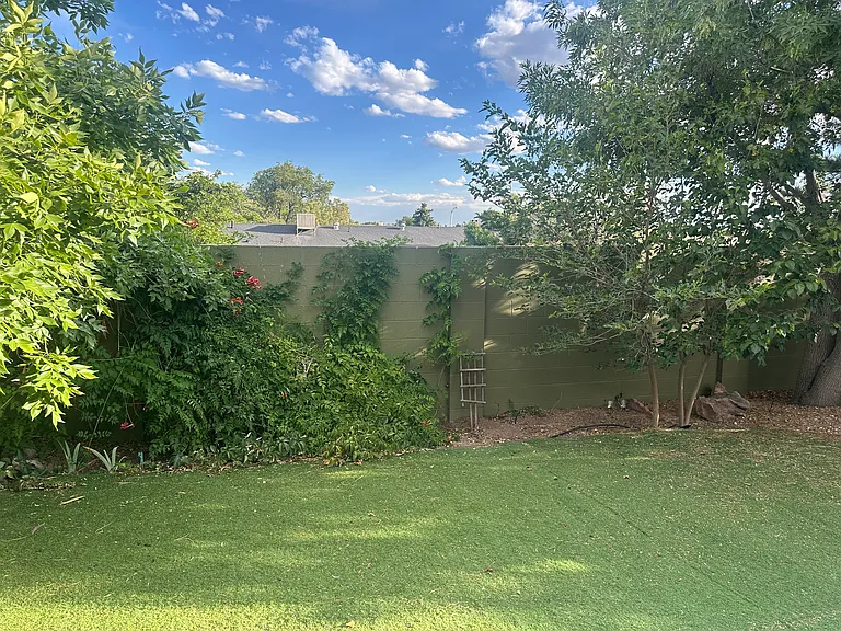 8732 Palomar Ave NE — Photo 17
