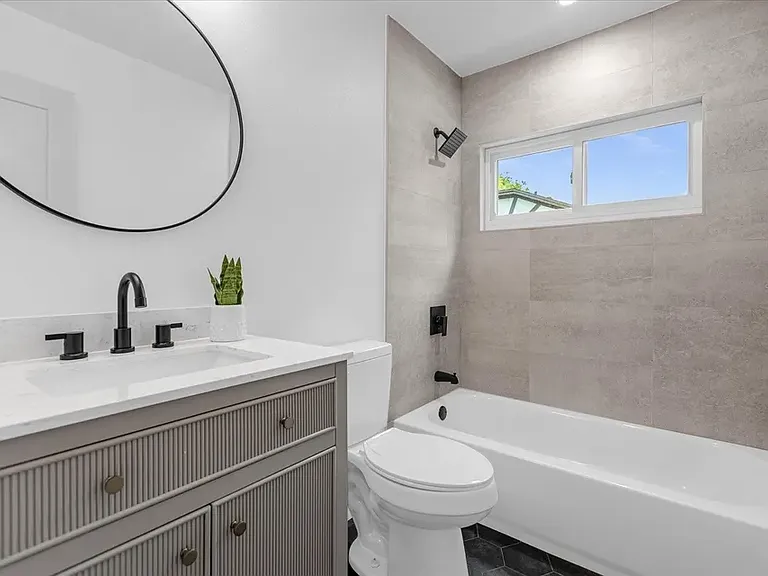 3536 Premier Dr — Photo 8