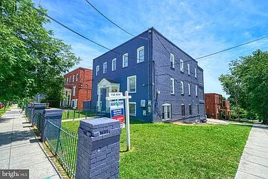 2801 Jasper St — Photo 2