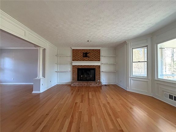 3rd image of 461 Berrypatch Ln SE