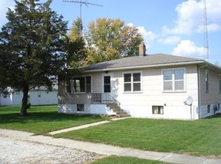 107 E Main St, Reddick, IL 60961