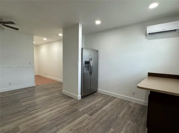 108 NW 2nd Ave APT C, Hallandale, FL 33009