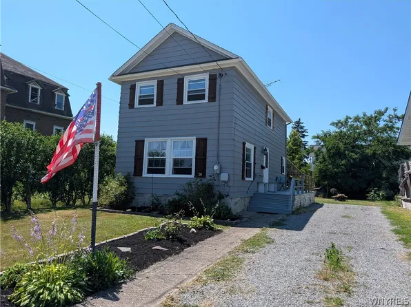 26 Vernon St, Middleport, NY 14105