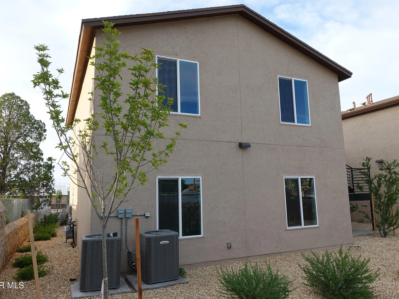 2 bed, 1.0 bath, 910 sqft, $1,250 — Photo 2