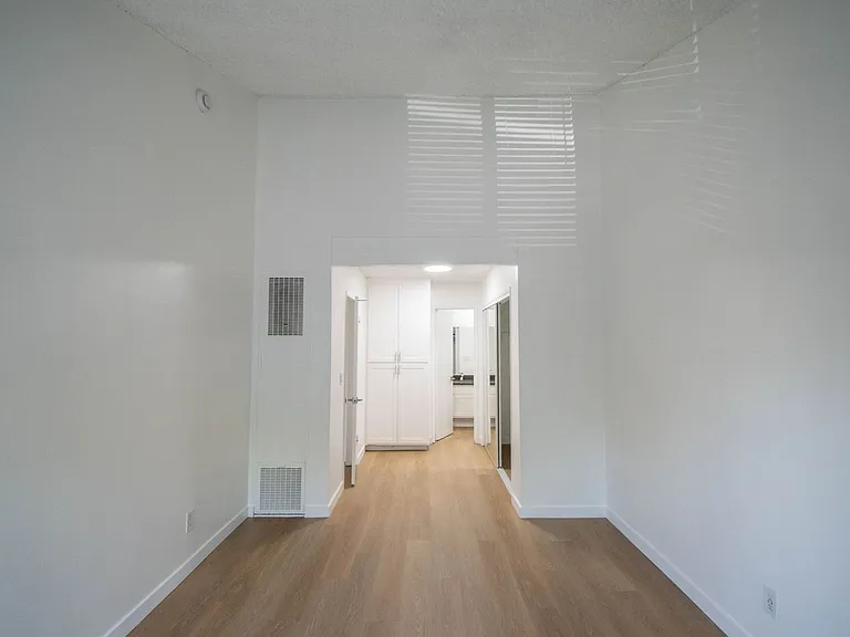 7350 Kester Avenue — Photo 14