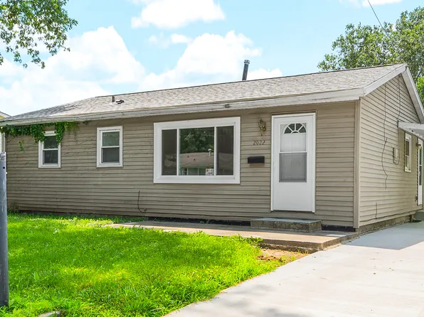 2022 Windsor St, Pekin, IL 61554