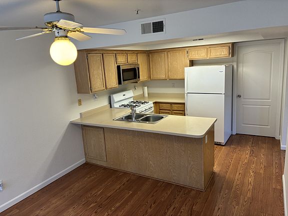 2nd image of 315 N Cottonwood St APT 20