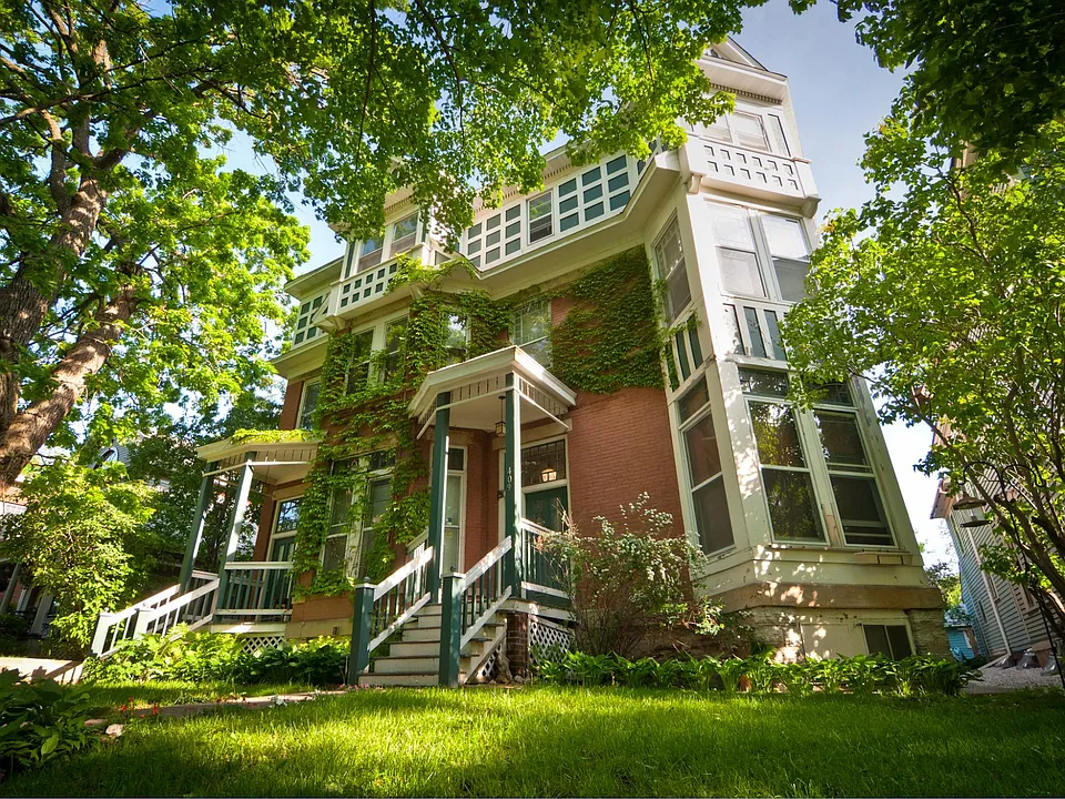 409 Ashland Ave #9