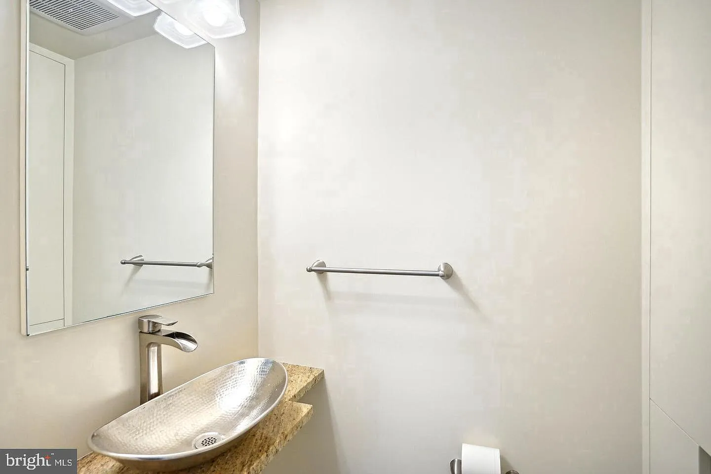 4 bed, 2.5 bath, 1452 sqft, $3,500 — Photo 4