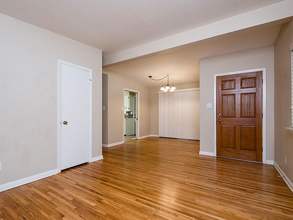 4th image of 9604 Temple Dr