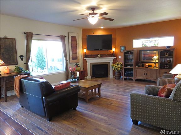 3rd image of 3602 52nd Ave SE