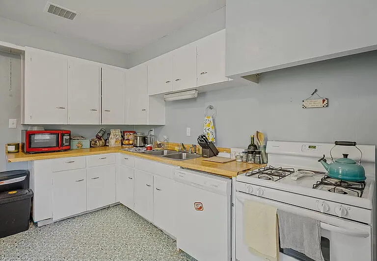 514 Crescent St NE #2 — Photo 1