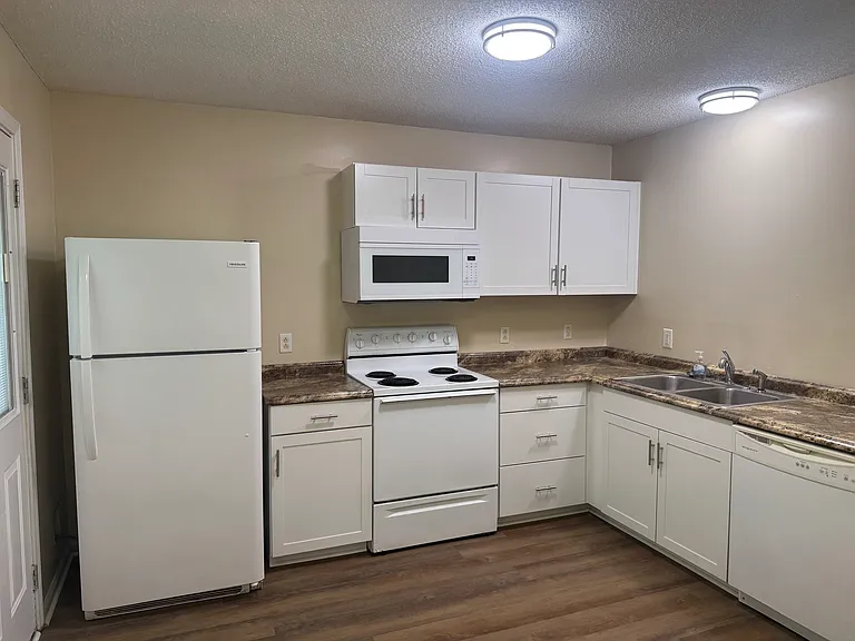 4204 Kaplan Dr — Photo 4