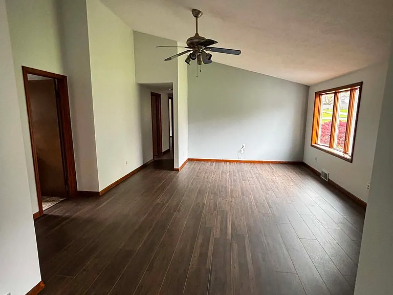 92 Daytona Ave — Photo 17