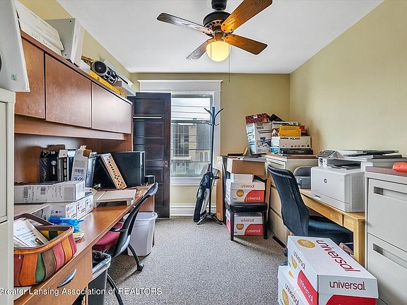 3rd image of 109 E Oakland Ave