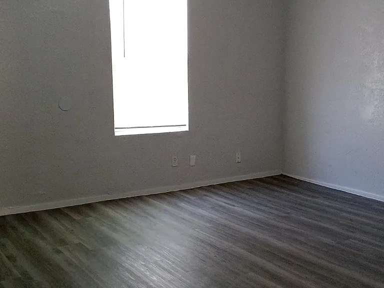 204 S Hackberry St #A — Photo 7