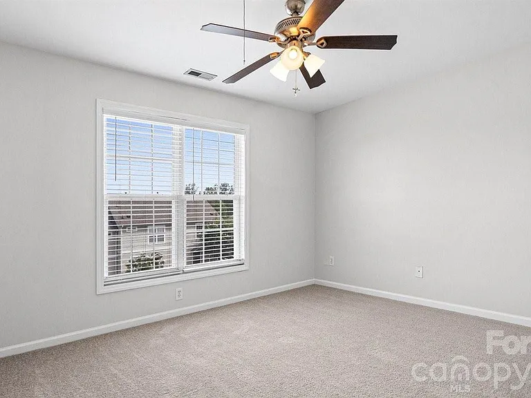 125 Forest Ridge Rd — Photo 31