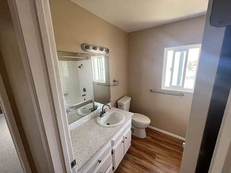 Ocean Hills Apartment Homes — Photo 34