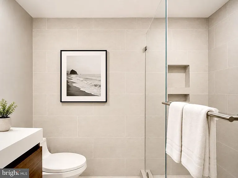 2153 California St NW #1 — Photo 15