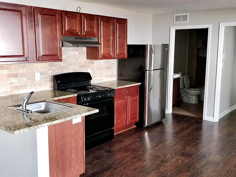903 Massey Ave — Photo 5