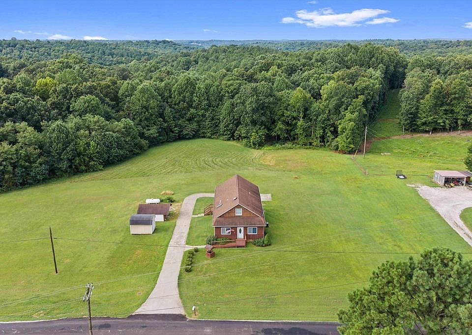 1st image of 4043 Happy Hollow Rd
