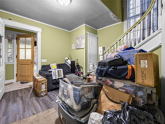 3rd image of 123 Albemarle St
