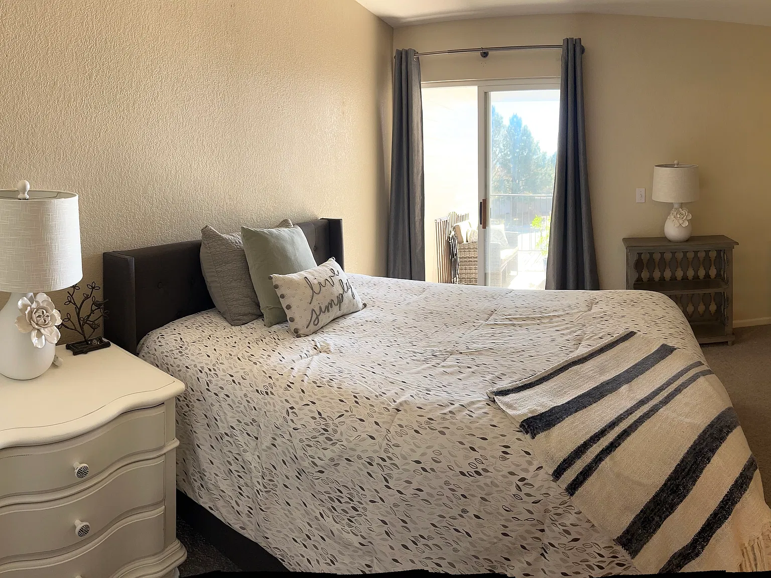 2 bed, 837 sqft, $1,900 — Photo 2