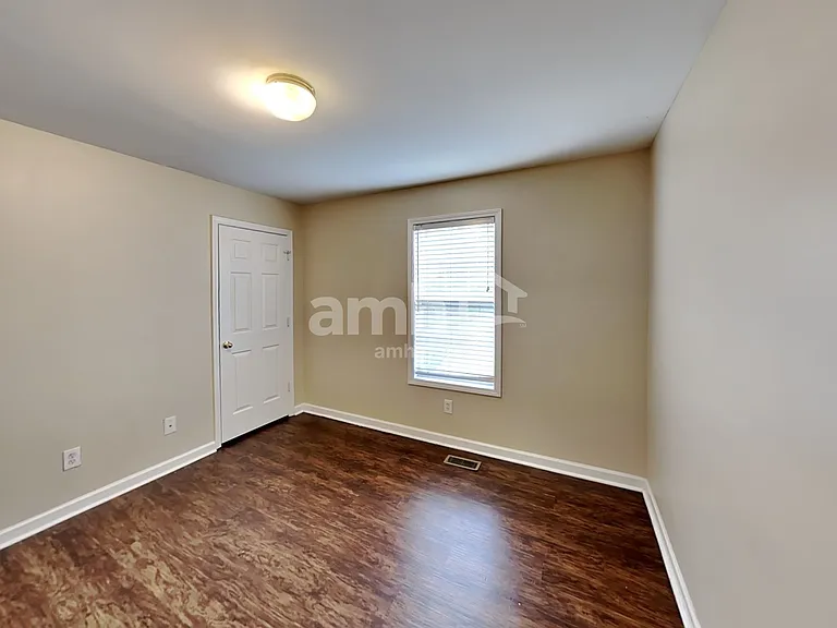 2058 Queensbury Dr — Photo 14