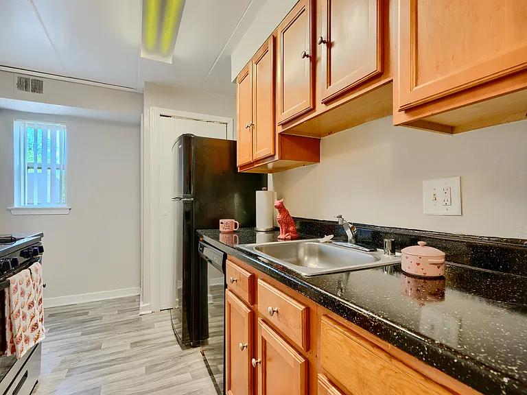 Westchester West Apartments — Photo 24