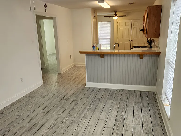 800B S Cherry St #B — Photo 4