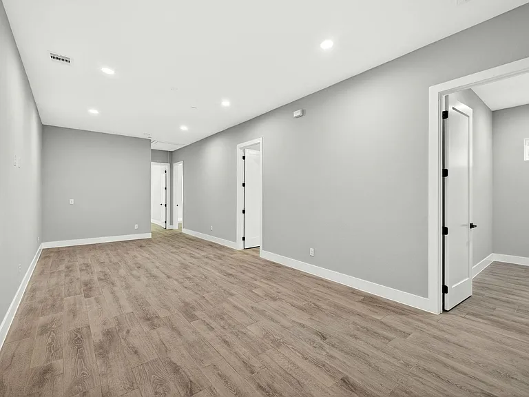 4517 Larch Ln — Photo 24
