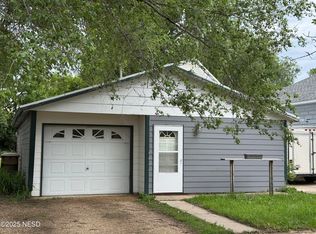 717 Arrow Ave NE, Watertown, SD 57201