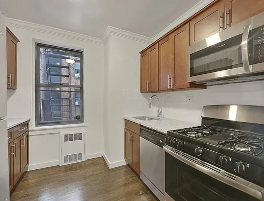 Sold by REMAX Elite | media 7