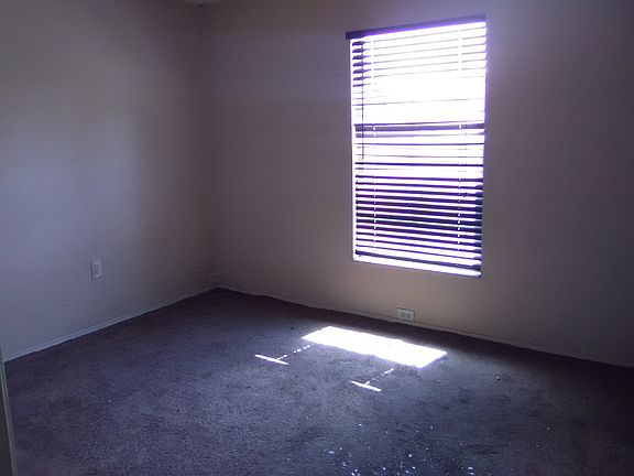 4th image of 3401 E McBerry St