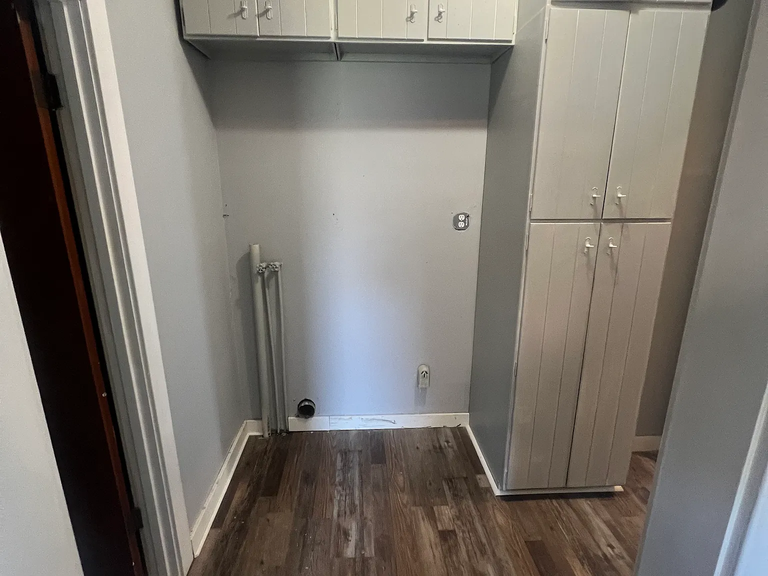 110 W Perry St — Photo 2