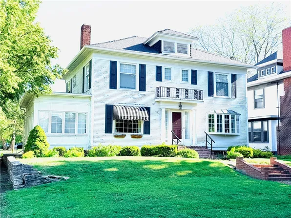 804 E Washington St, Hoopeston, IL 60942