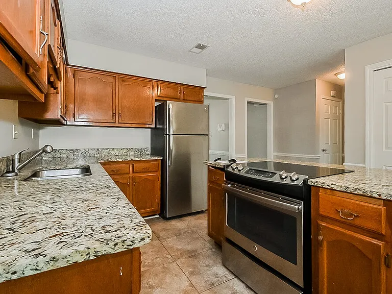 7363 Richmond Rd — Photo 8