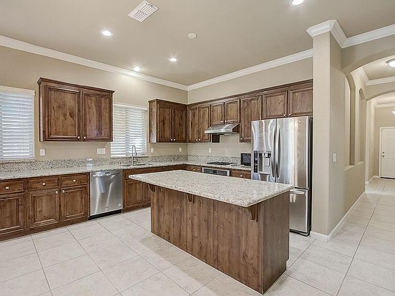 4th image of 1772 Adrienne Dr