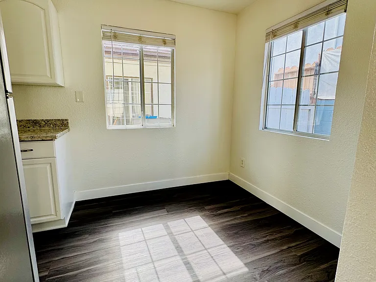 1208 Viola St — Photo 7
