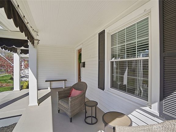 3rd image of 19 Beverly Pl