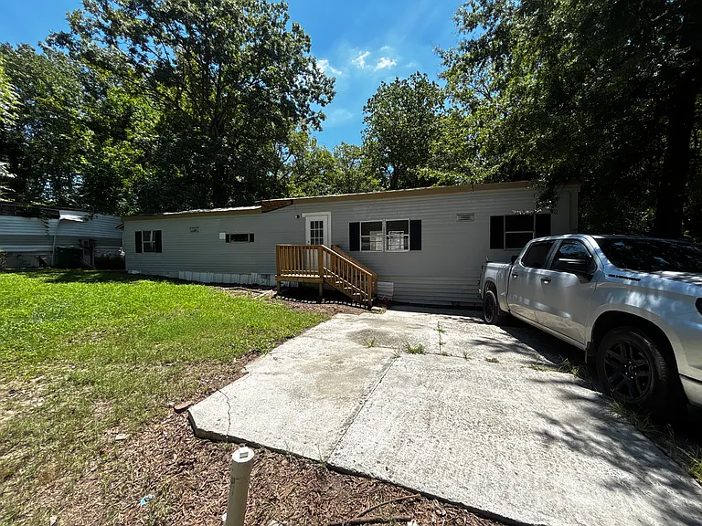 4440 New Walkertown Rd #A-8 — Photo 1
