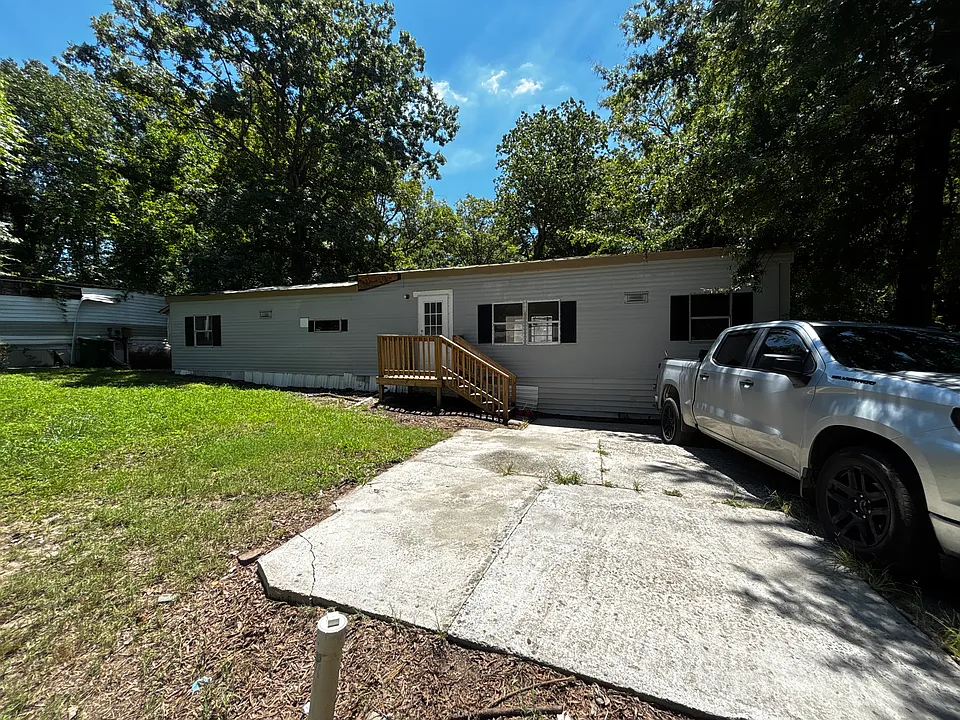 4440 New Walkertown Rd #A-8