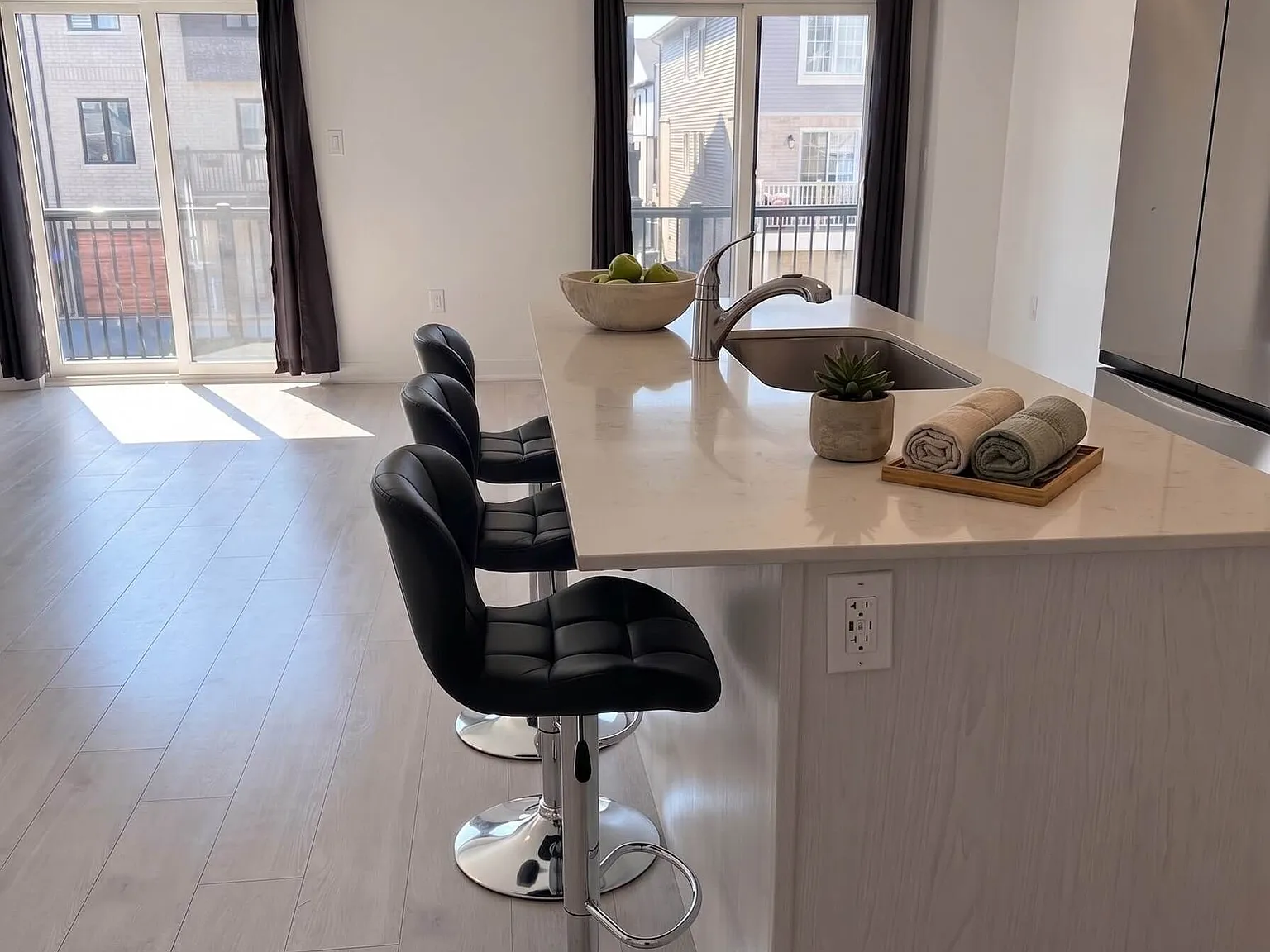2 bed, $2,600 — Photo 3