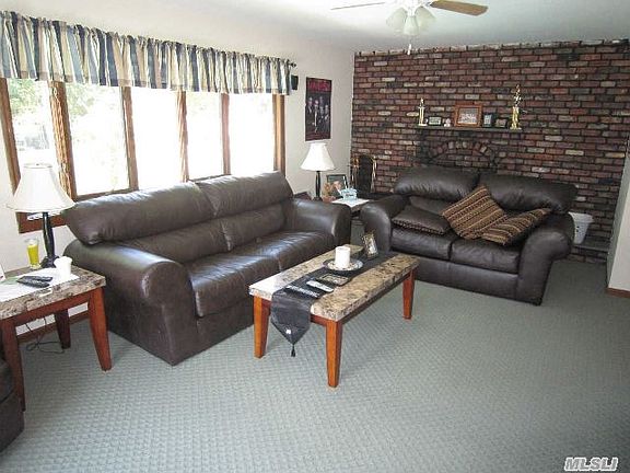 4th image of 36 Topaz Dr
