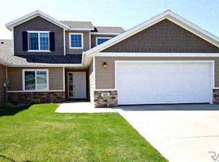 201 E 83rd Pl, Sioux Falls, SD 57108