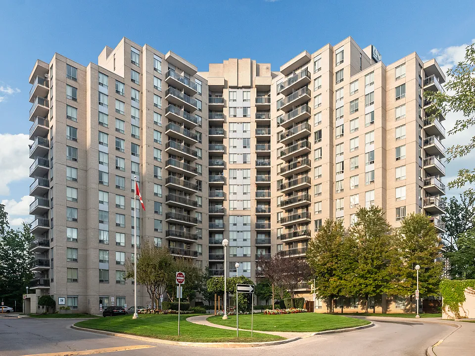 121 Parkway Forest Dr