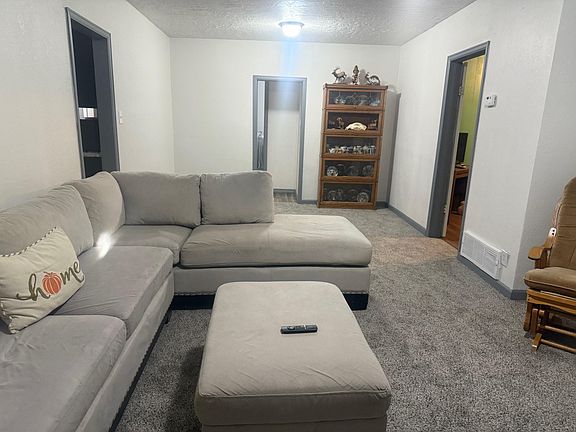 3rd image of 832 7th St